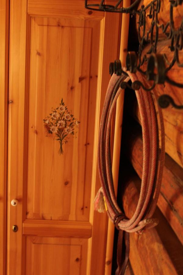 B&B Le Corone - Chalet Nel Bosco Cavalo Eksteriør bilde